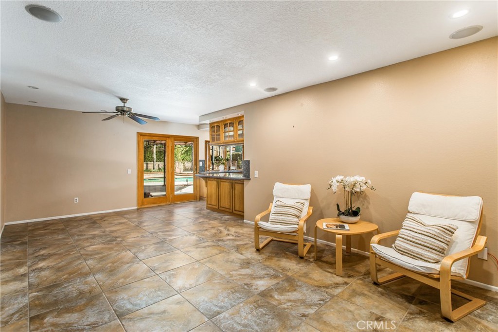 332 Mitchell Way Redlands, CA 92374 - Photo 14 of 51