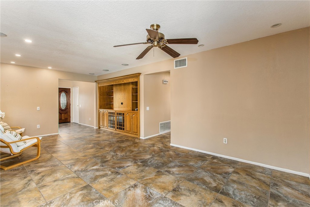 332 Mitchell Way Redlands, CA 92374 - Photo 17 of 51