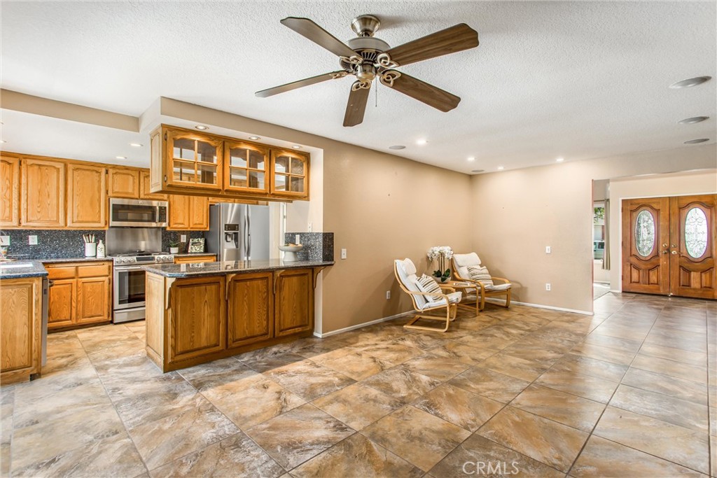 332 Mitchell Way Redlands, CA 92374 - Photo 18 of 51