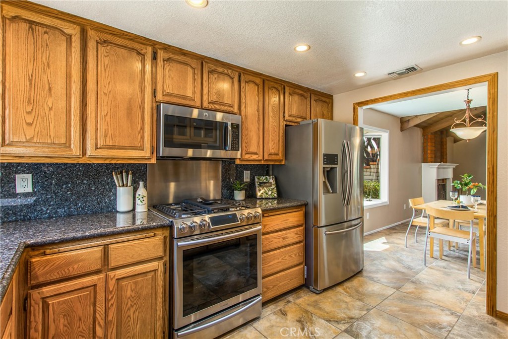 332 Mitchell Way Redlands, CA 92374 - Photo 20 of 51