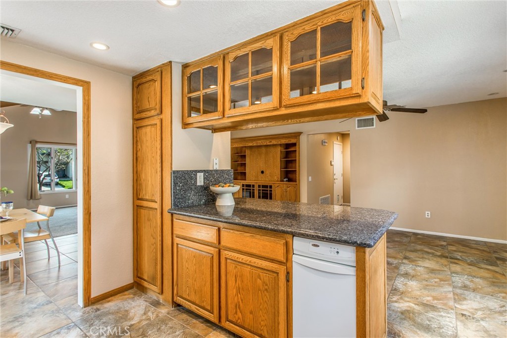 332 Mitchell Way Redlands, CA 92374 - Photo 21 of 51