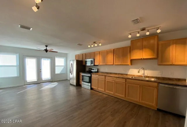 $1,500 | 4455 West 19th Street, Unit 16, Panama City, FL 32405