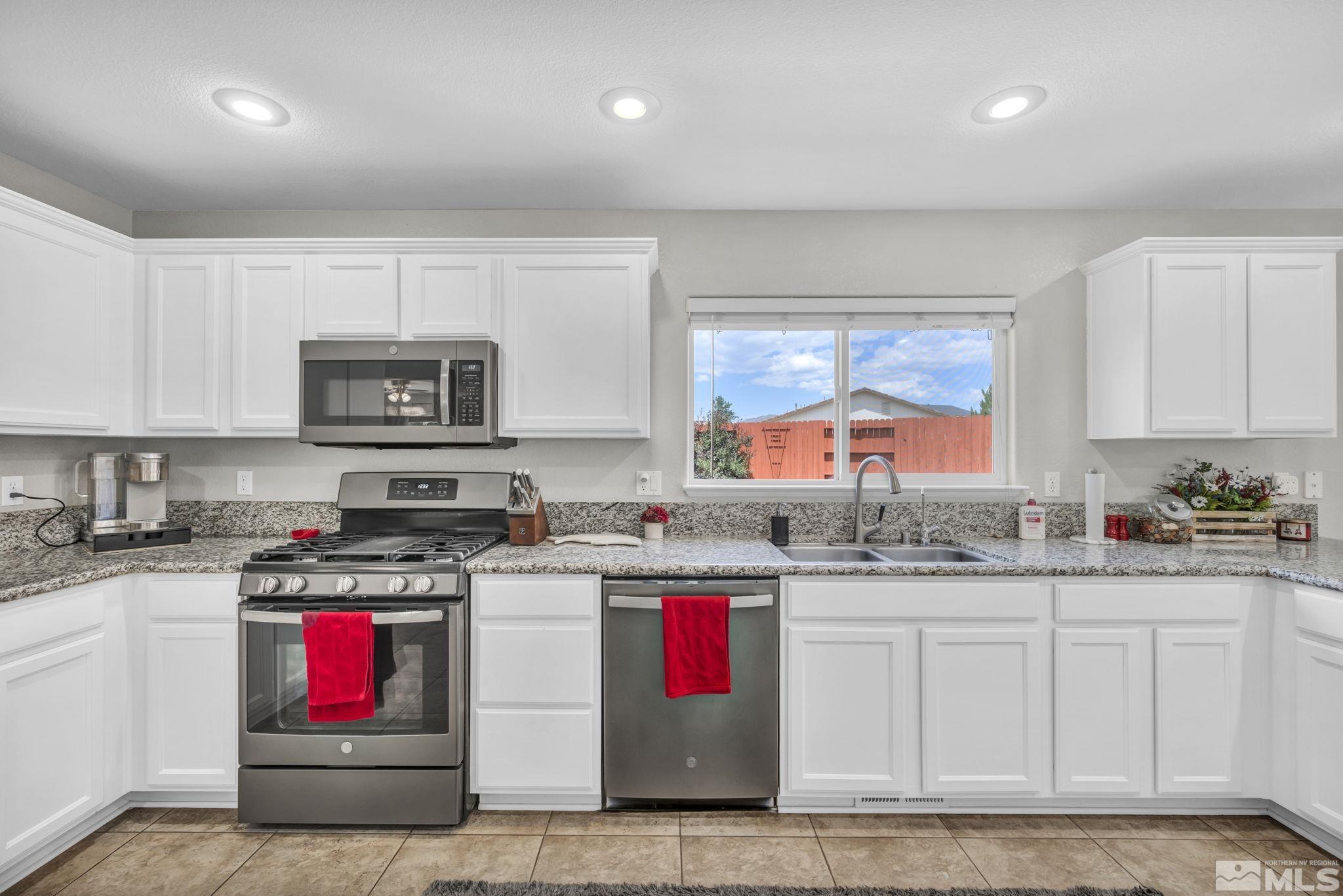 17635 Trout Court Reno, NV 89508 - Photo 7 of 36 Photo 7