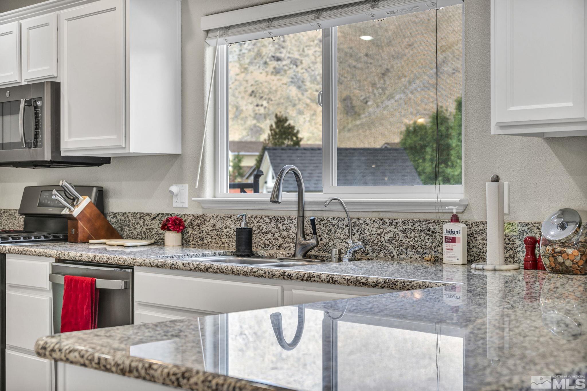 17635 Trout Court Reno, NV 89508 - Photo 8 of 36 Photo 8