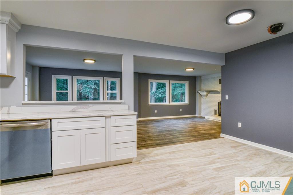 8 Halsey Road Kendall Park, NJ 08824 - Photo 13 of 30