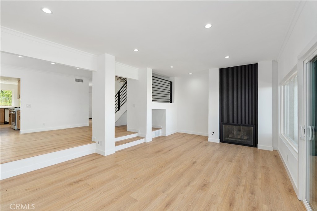 15 Hilltop Circle Rancho Palos Verdes, CA 90275 - Photo 23 of 40 a view of an empty room