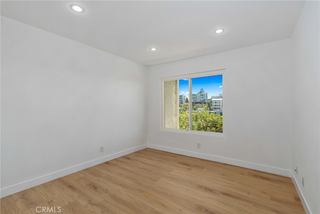 15 Hilltop Circle Rancho Palos Verdes, CA 90275 - Photo 28 of 40 a view of empty room with window