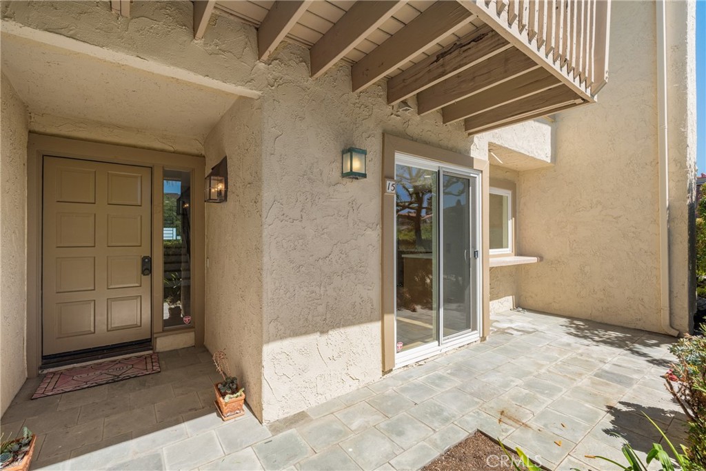 15 Hilltop Circle Rancho Palos Verdes, CA 90275 - Photo 4 of 40 a view of an empty room