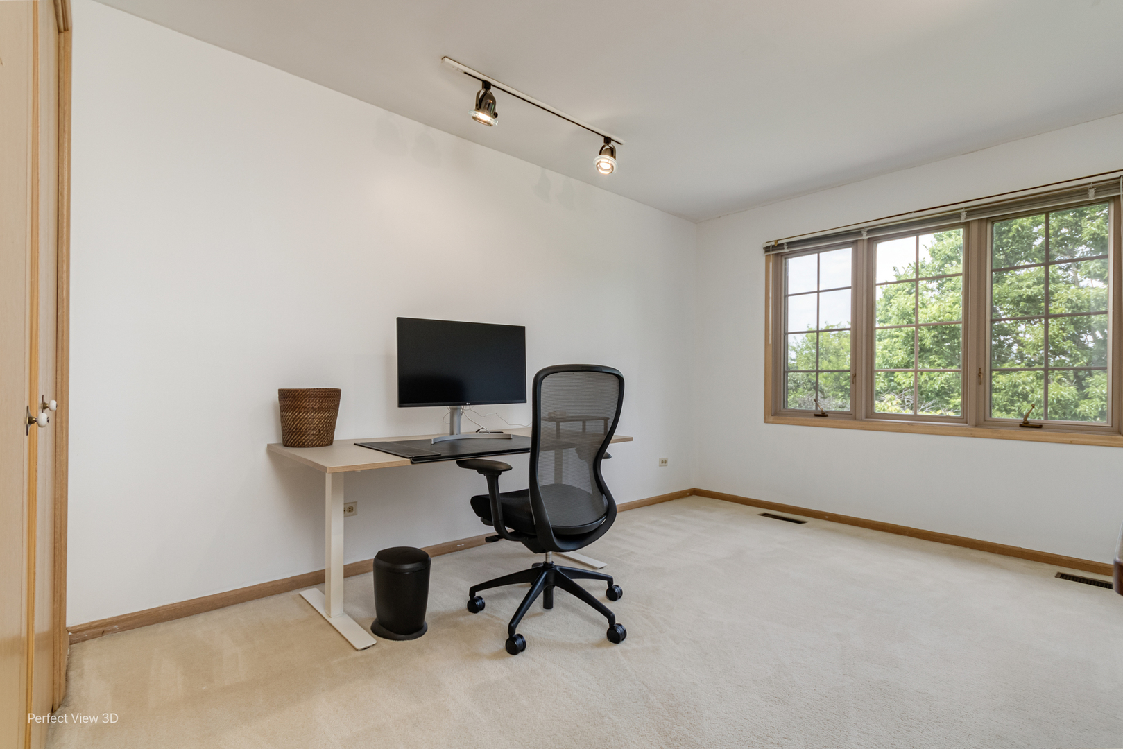 1020 Deerfield Road Highland Park, IL 60035 - Photo 16 of 29 a workspace with furniture and a window