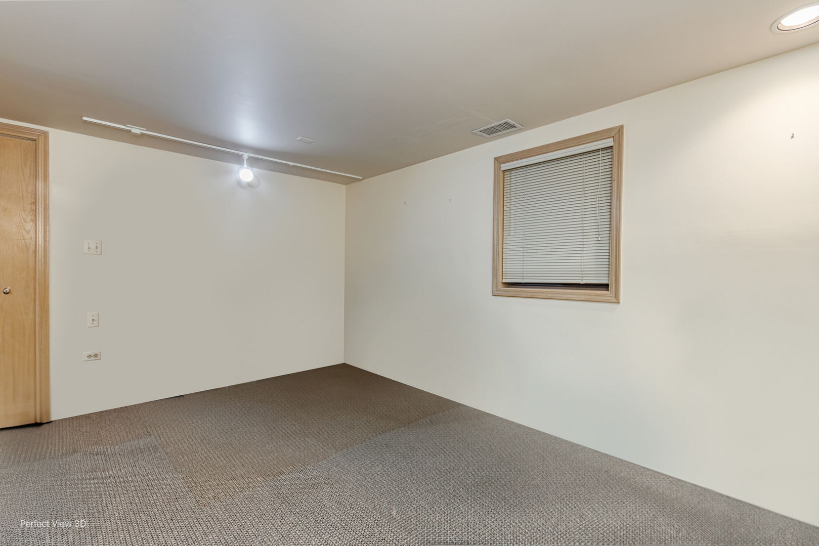 1020 Deerfield Road Highland Park, IL 60035 - Photo 18 of 29 a view of an empty room