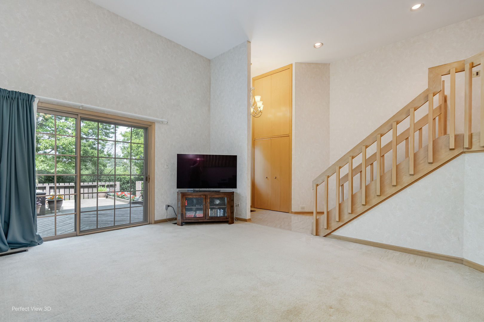 1020 Deerfield Road Highland Park, IL 60035 - Photo 2 of 29 a view of livingroom with furniture and a flat screen tv