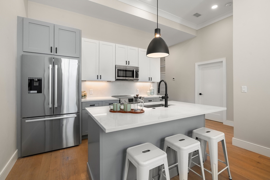 4 Franklin Street, Unit 202 Boston, MA 02134 - Photo 5 of 17