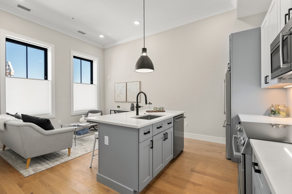 4 Franklin Street, Unit 202 Boston, MA 02134 - Photo 6 of 17