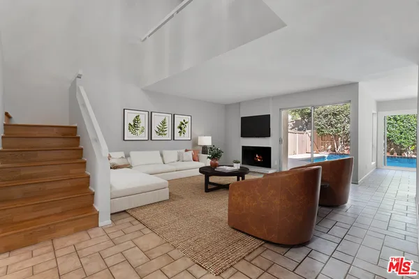 $919,900 | 603 Racquet Club Lane, Thousand Oaks, CA 91360