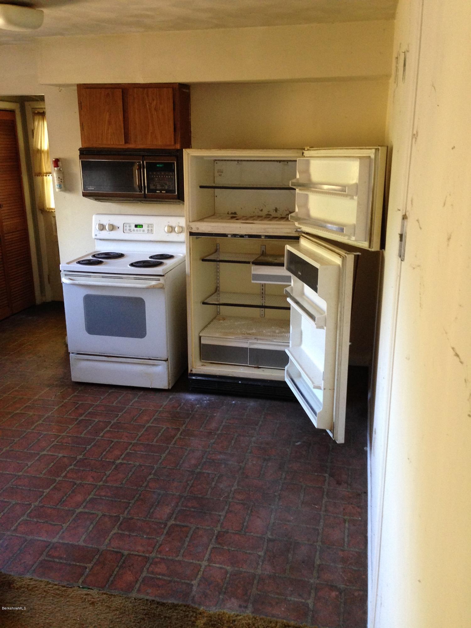 94 Ingalls Road Cheshire, MA 01225 - Photo 6 of 25 Kitchen