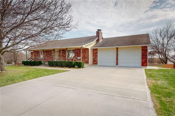 $440,000 | 105 Toucan Street, Raymore, MO 64083