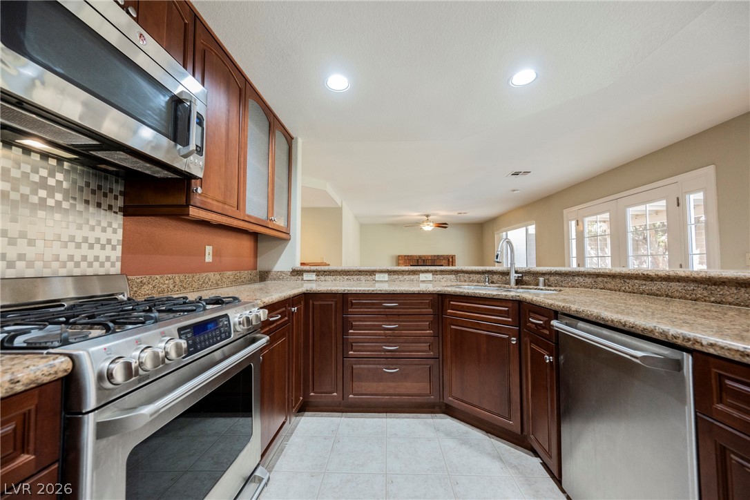 1510 Tree Top Court Henderson, NV 89014 - Photo 18 of 97