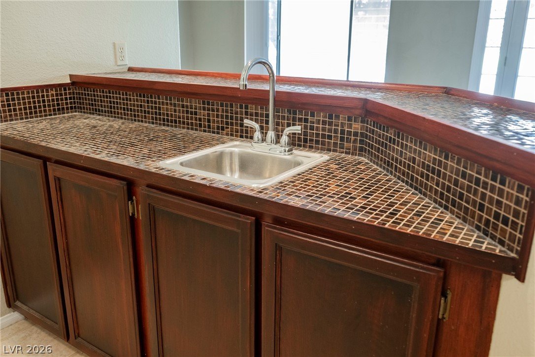 1510 Tree Top Court Henderson, NV 89014 - Photo 30 of 97 Downstairs Wet Bar