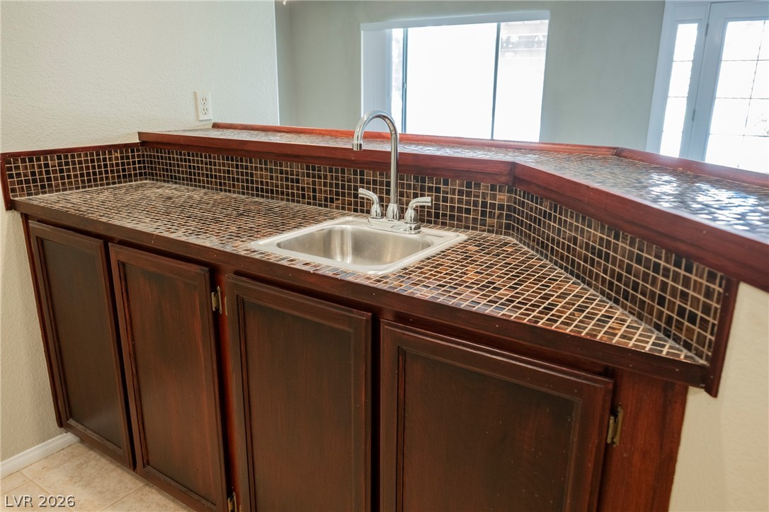 1510 Tree Top Court Henderson, NV 89014 - Photo 31 of 97 Downstairs Wet Bar