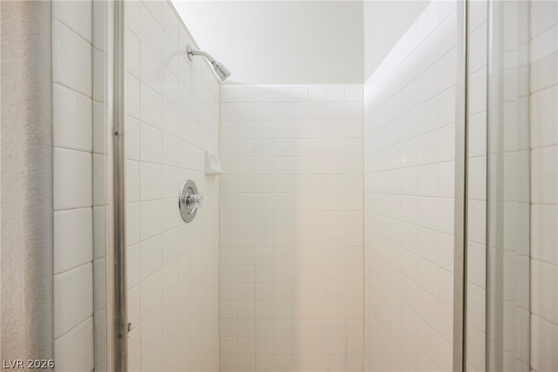 1510 Tree Top Court Henderson, NV 89014 - Photo 37 of 97 Downstairs Shower