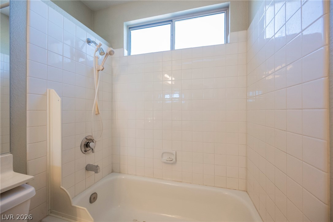 1510 Tree Top Court Henderson, NV 89014 - Photo 61 of 97 Upstairs Bath