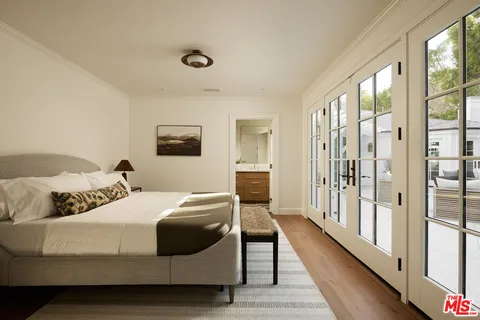 $19,995,000 | 31 Oakmont Drive, Los Angeles, CA 90049
