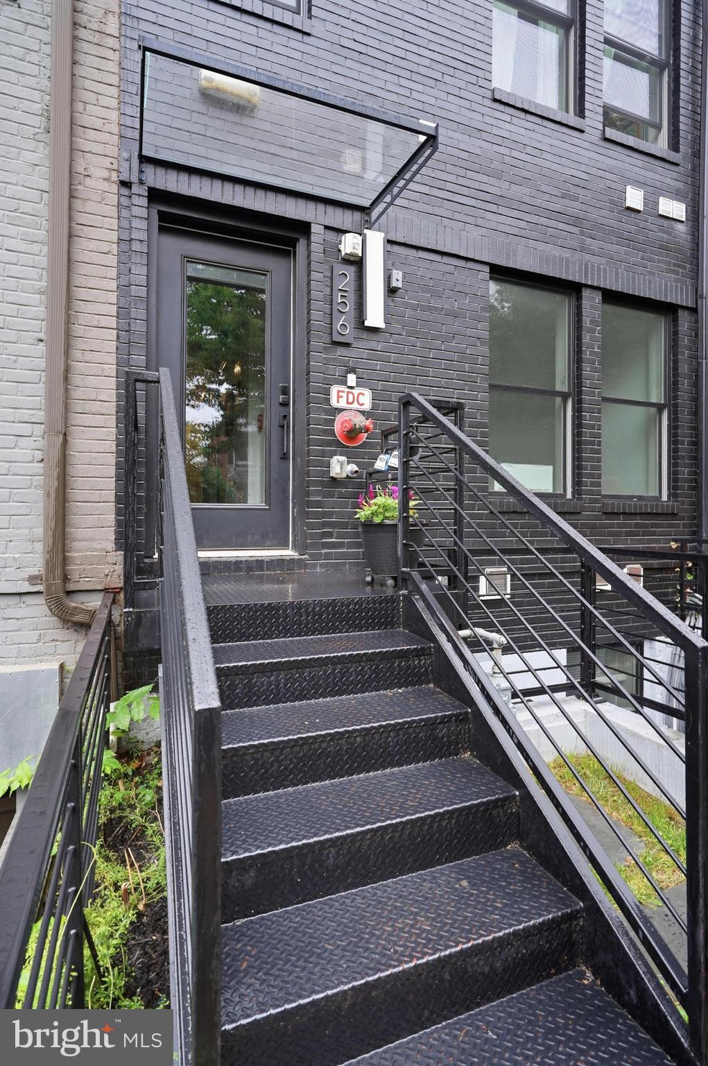 256 15th Street Southeast, Unit 7 Washington, DC 20003 - Photo 3 of 67