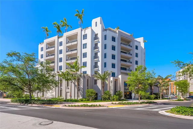 $9,985 | 701 Valencia Avenue, Unit 402, Coral Gables, FL 33134