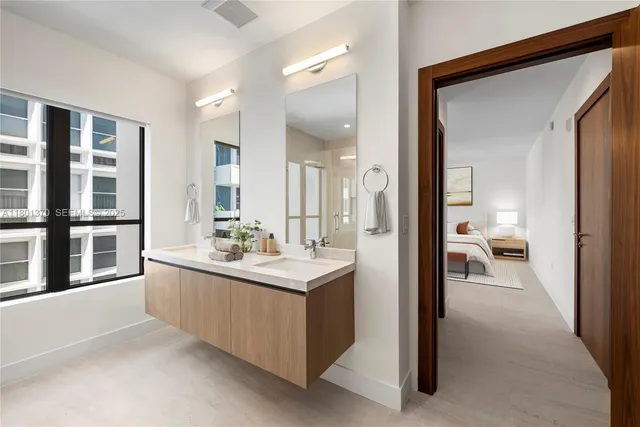 $9,985 | 701 Valencia Avenue, Unit 402, Coral Gables, FL 33134