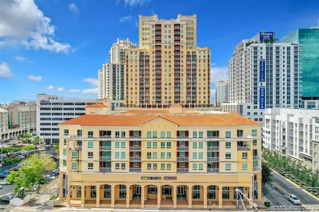 $3,300 | 7350 Southwest 89th Street, Unit 2211S, Miami, FL 33156