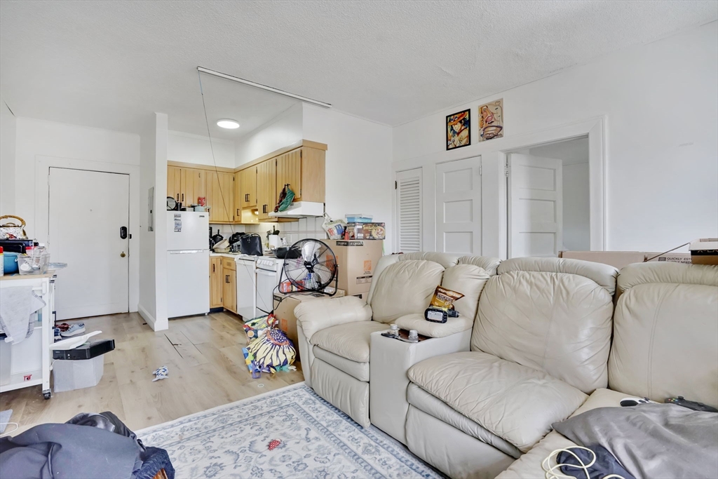 140 Chestnut Street, Unit 818 Springfield, MA 01103 - Photo 19 of 22