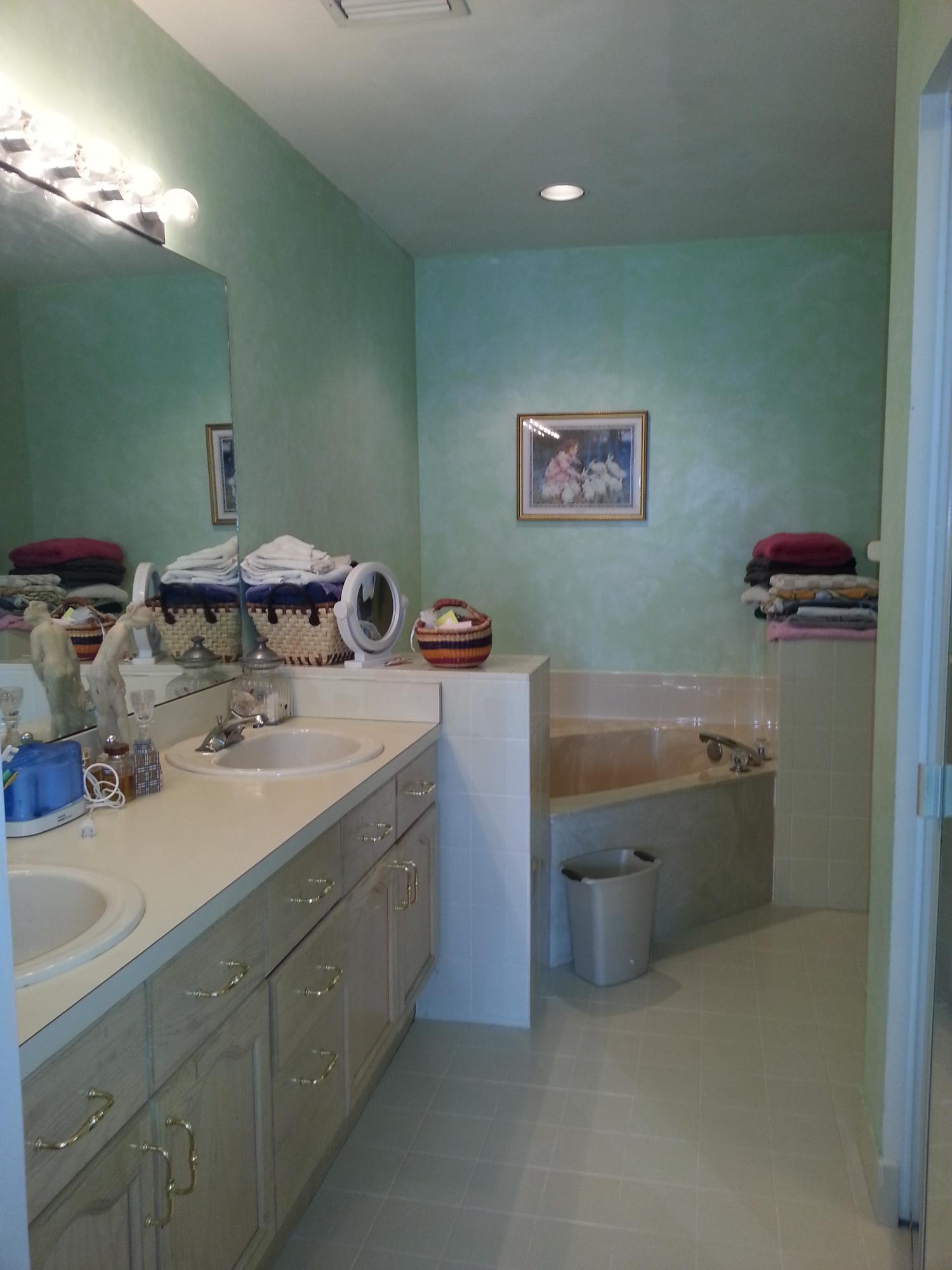 10515 Plainview Circle Boca Raton, FL 33498 - Photo 8 of 33 a bathroom with a sink double vanity and a tub