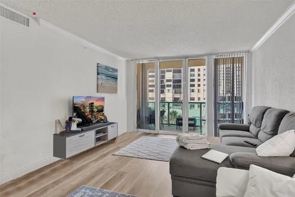 $2,600 | 2501 South Ocean Drive, Unit 338, Hollywood, FL 33019