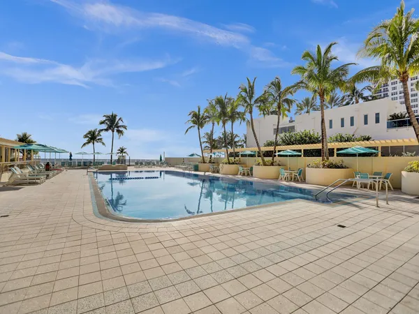 $2,600 | 2501 South Ocean Drive, Unit 338, Hollywood, FL 33019