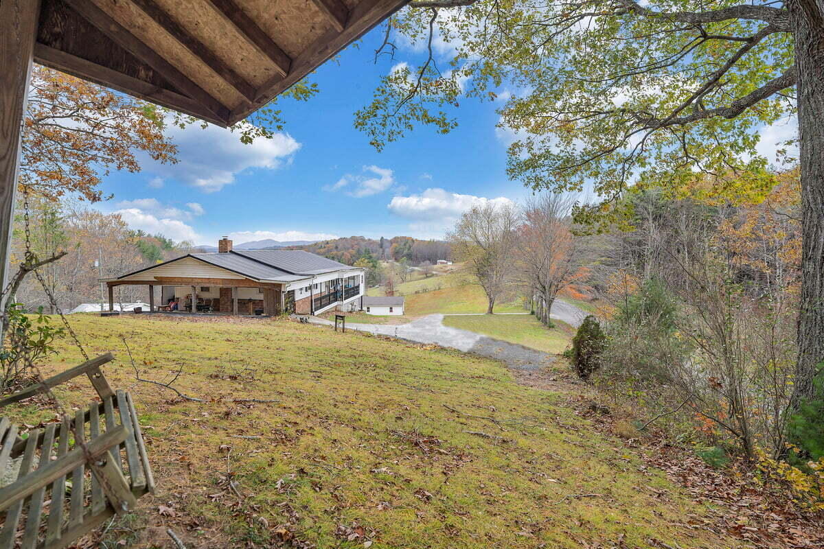 446 Macks Mountain Road Northwest Indian Valley, VA 24105 - Photo 4 of 59 MIB02236