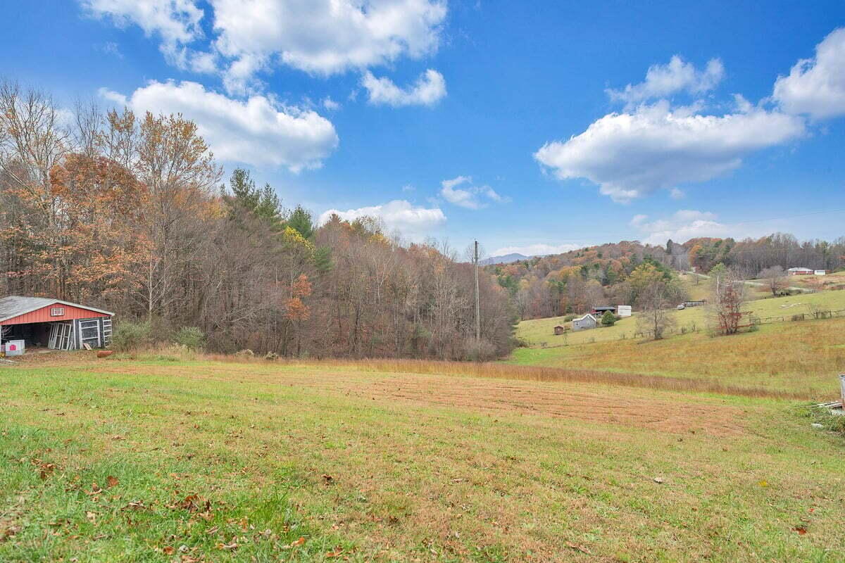 446 Macks Mountain Road Northwest Indian Valley, VA 24105 - Photo 6 of 59 MIB02212