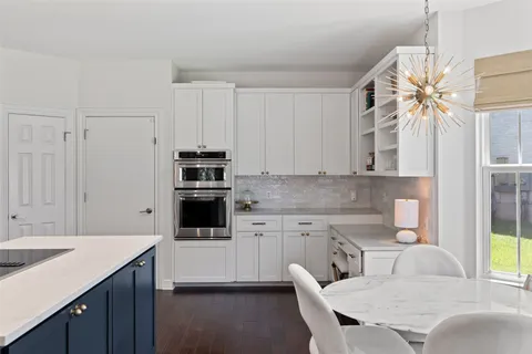 $1,365,000 | 9294 Scenic Bluff Drive, Austin, TX 78733