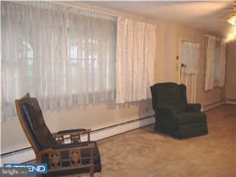 937 Old Ford Road Huntingdon Valley, PA 19006 - Photo 6 of 9 Living Room