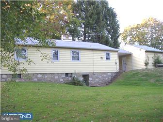 937 Old Ford Road Huntingdon Valley, PA 19006 - Photo 7 of 9 Exterior Back