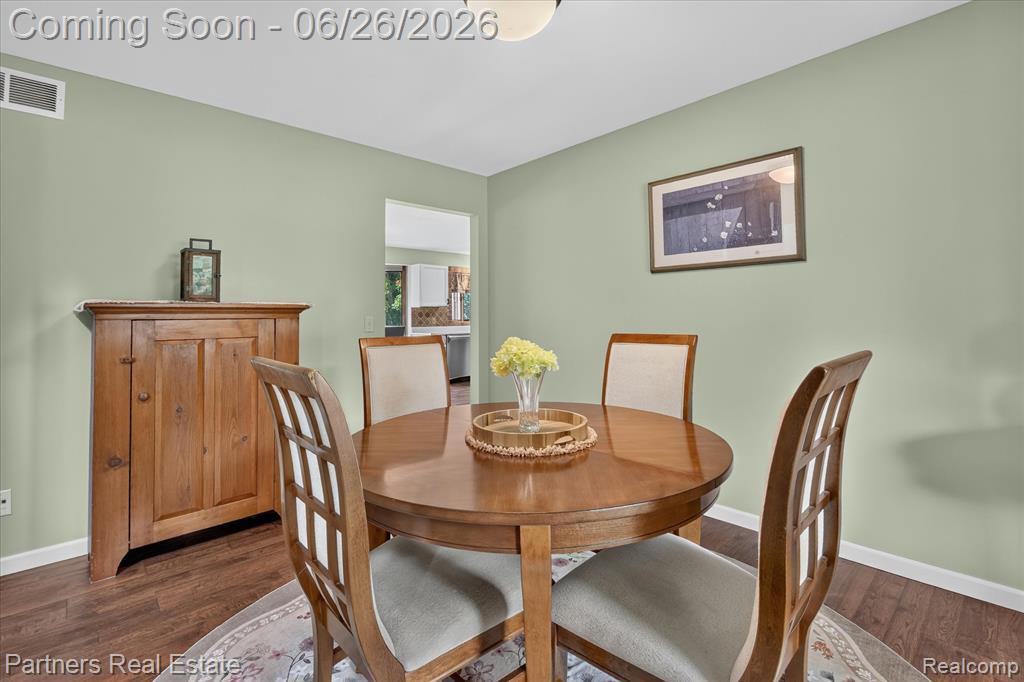 627 West Caledonia Street Howell, MI 48843 - Photo 9 of 66