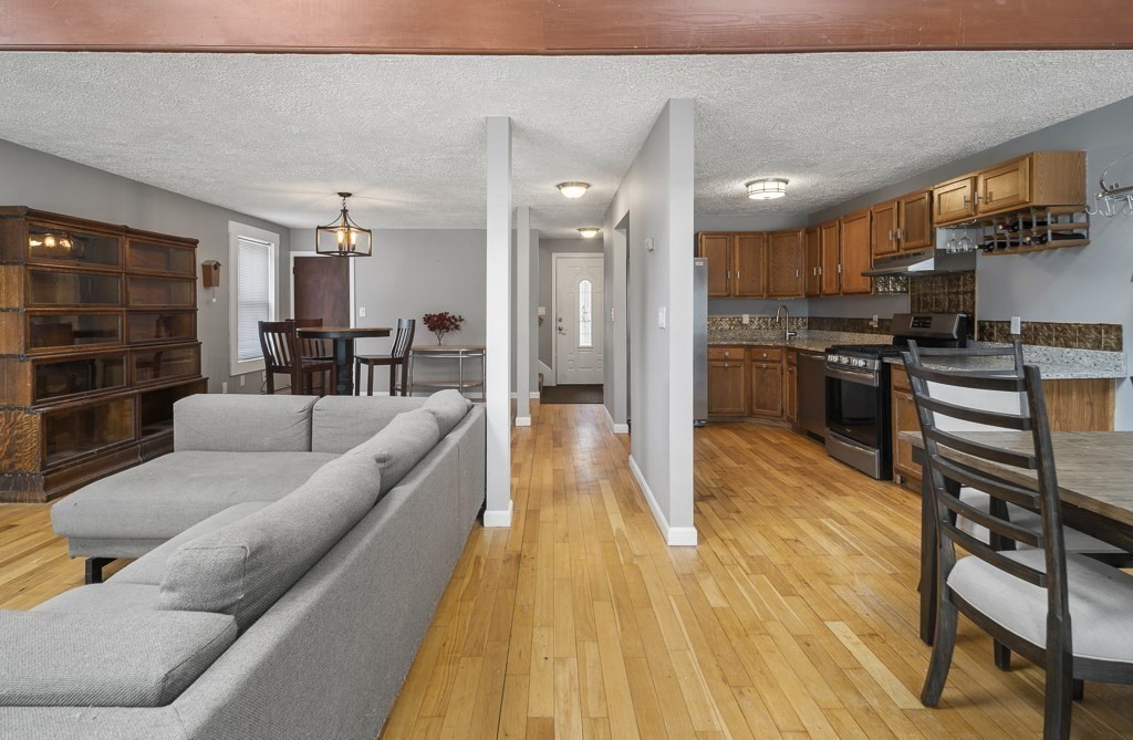121 Pilgrim Road, Unit 121 Haverhill, MA 01832 - Photo 3 of 16 Gallery Image 3