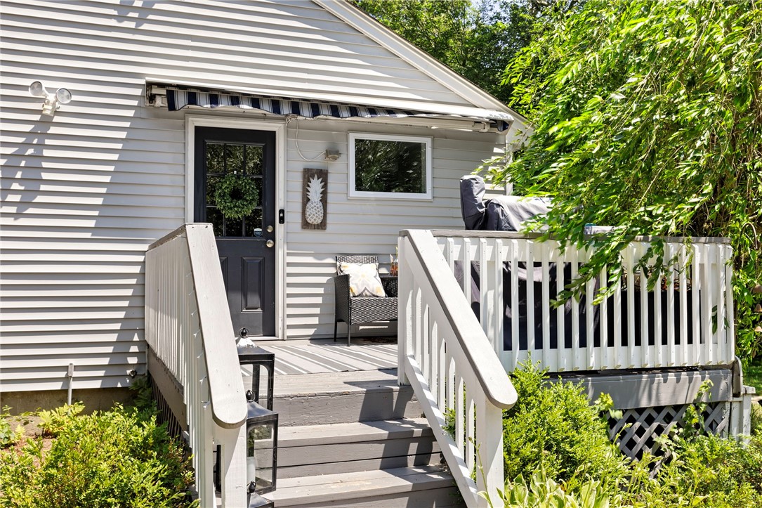 762 Waites Corner Road South Kingstown, RI 02892 - Photo 3 of 43