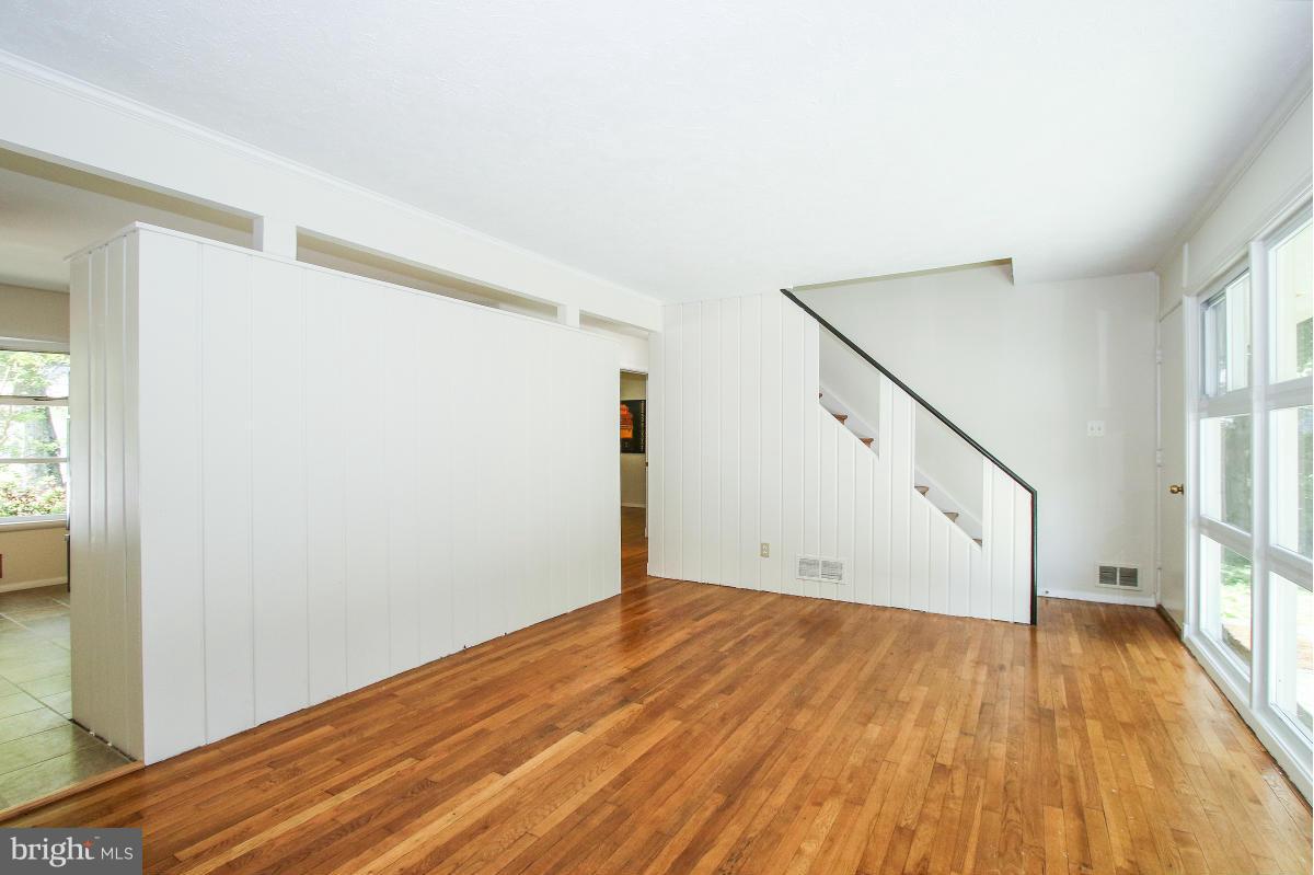 802 Brice Road Rockville, MD 20852 - Photo 11 of 30 Living Room
