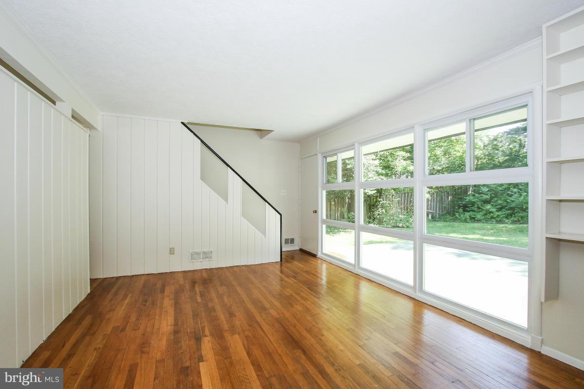 802 Brice Road Rockville, MD 20852 - Photo 12 of 30 Living Room