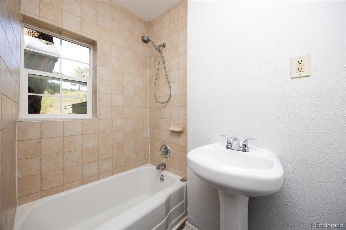 9975 Morrison Road Lakewood, CO 80227 - Photo 22 of 31