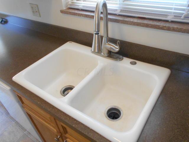 4841 Annhurst Road Columbus, OH 43228 - Photo 9 of 34 Gallery Image 9