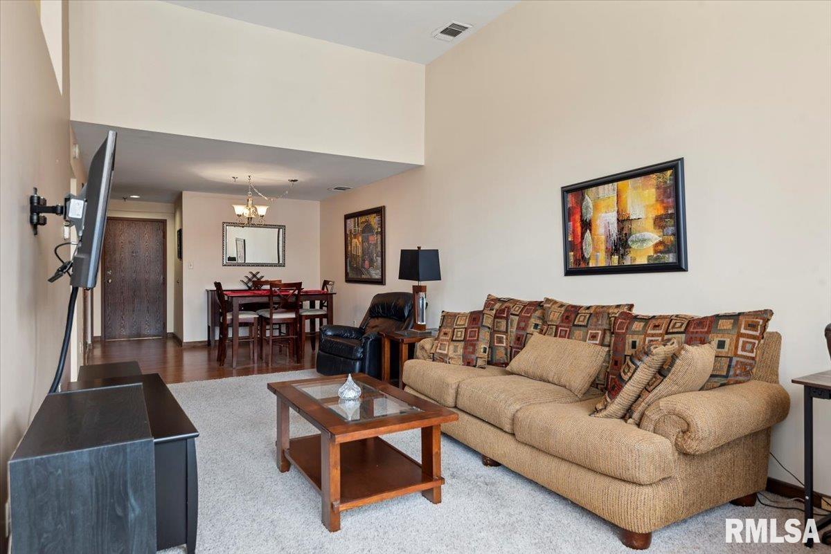 226 South 6th Street, Unit 302 Springfield, IL 62701 - Photo 14 of 19