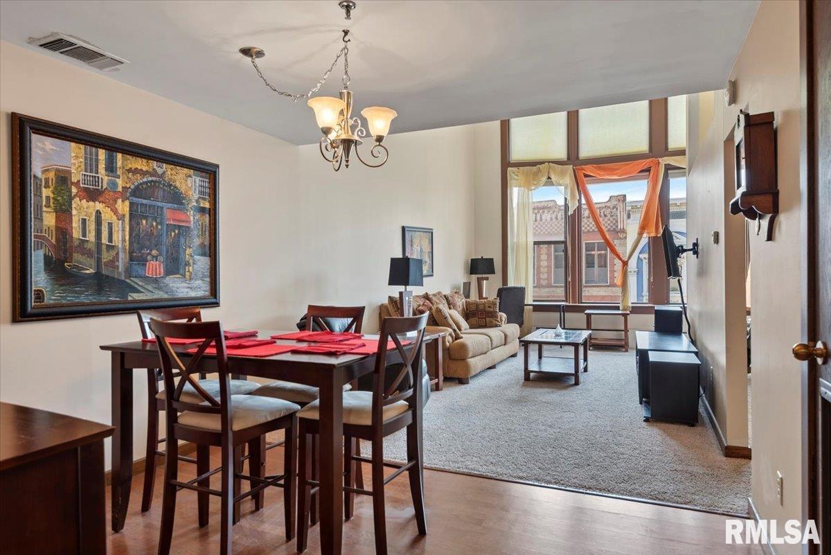 226 South 6th Street, Unit 302 Springfield, IL 62701 - Photo 9 of 19