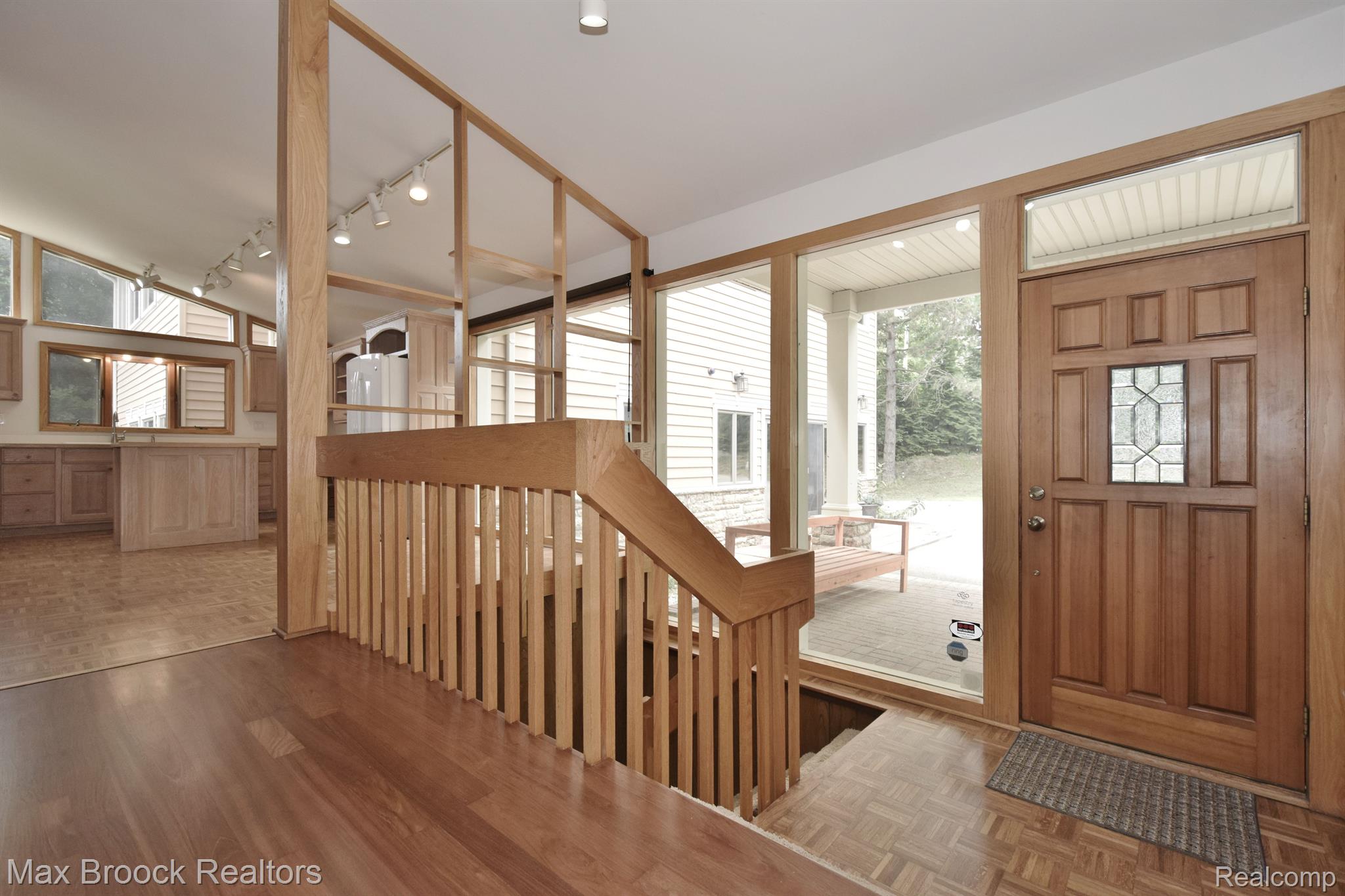 1615 Dutton Road Rochester, MI 48306 - Photo 3 of 50 Gallery Image 3