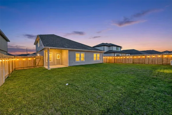 $2,400 | 6108 Jasper Hill Drive, Rosenberg, TX 77469